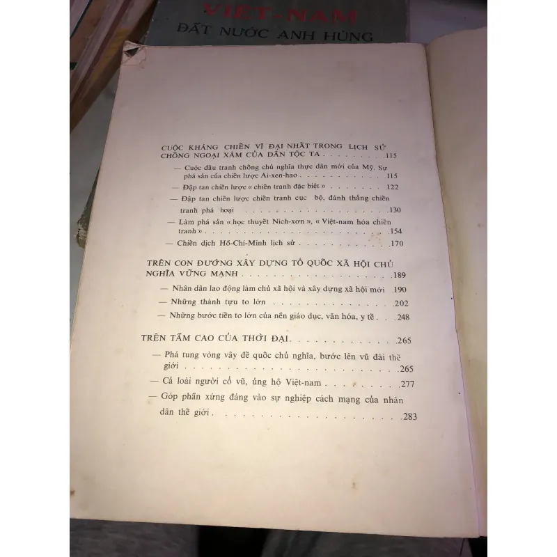 Việt Nam đất nước anh hùng  998235