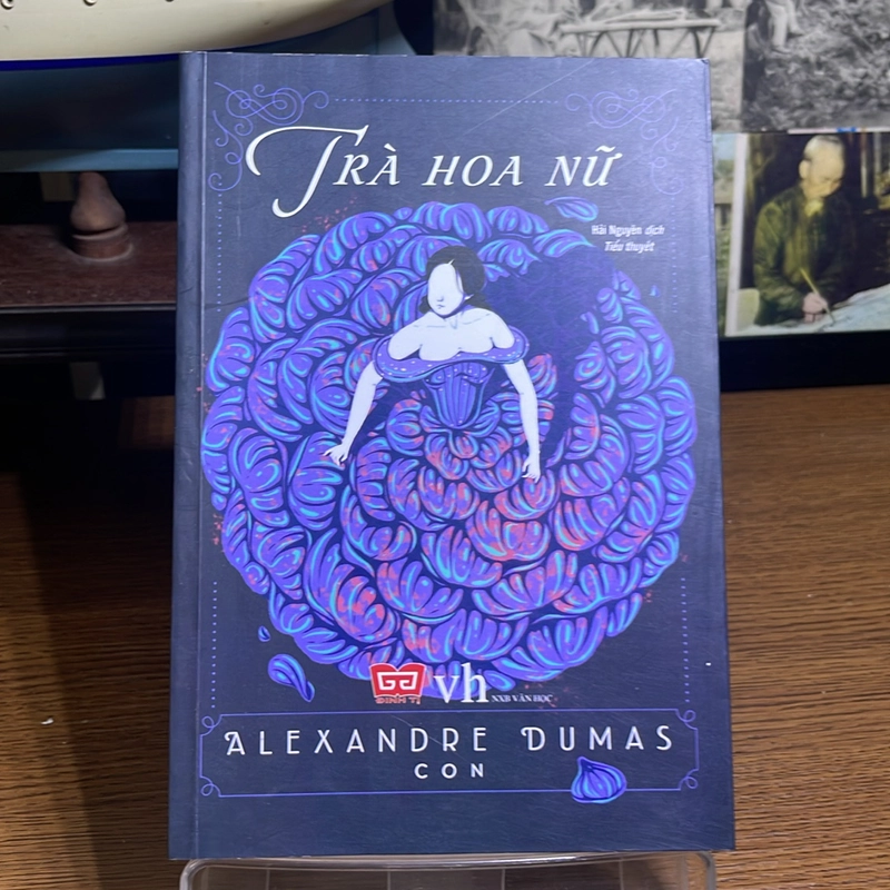 Trà hoa nữ Alexandre Dumas con 498599