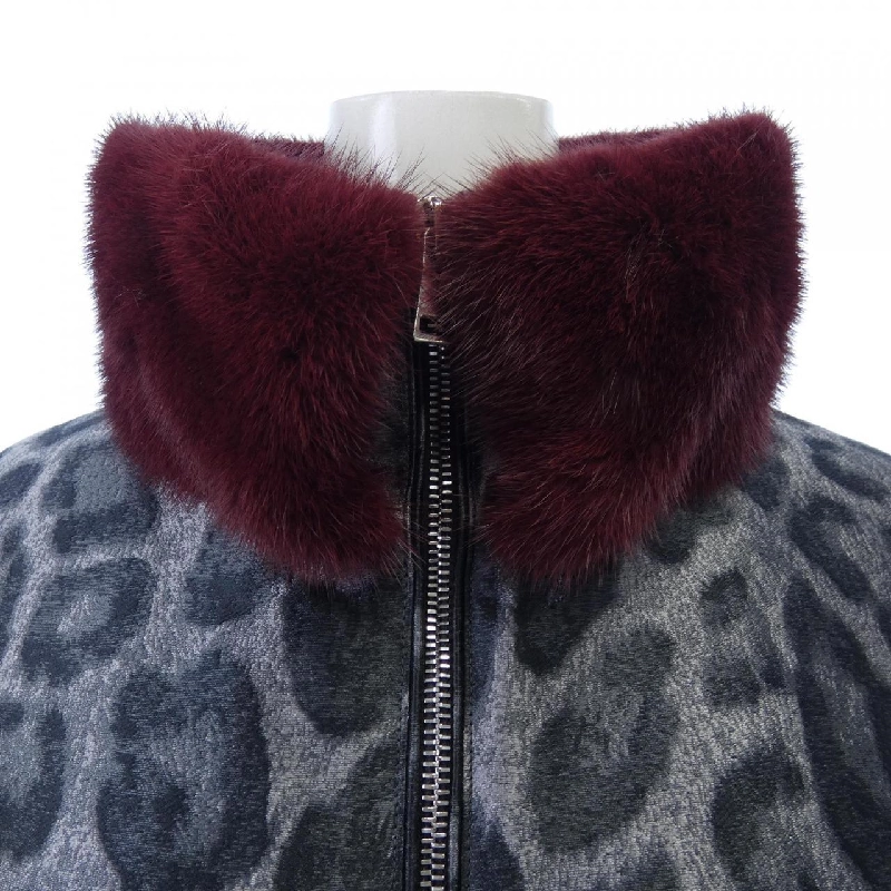 Áo khoác lông vũ MONCLER 638217