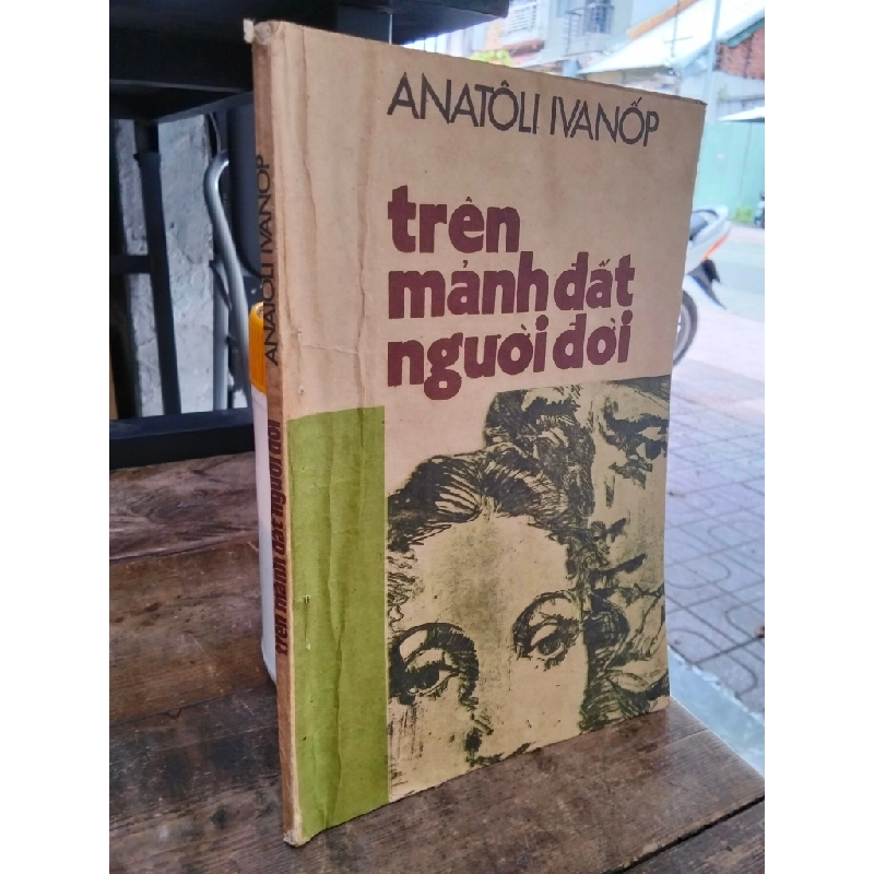 Trên mảnh đất người đời - Anatôli Ivanốp 530161
