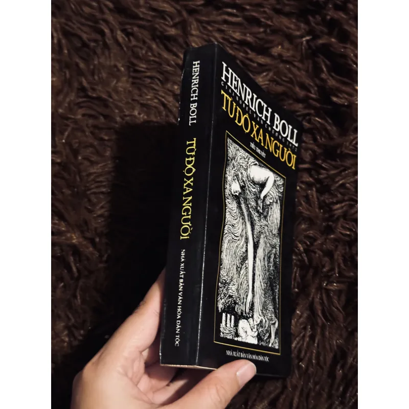 Từ độ xa người 1029824