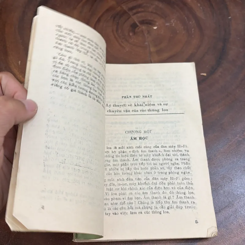 II Sách Kỹ Thuật: Tự Làm Lấy Mười Thùng Loa Hifi - PIERRE CHAUVIGNY - 1987 996996
