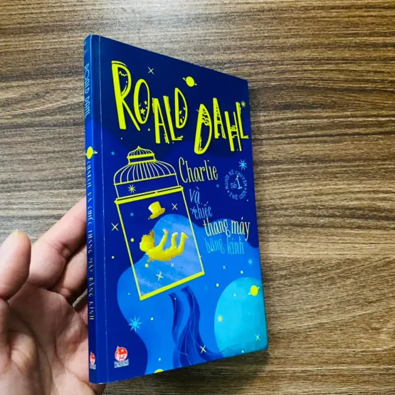 Charlie và chiếc thang máy bằng kính - Roald Dahl#HATRA 993710