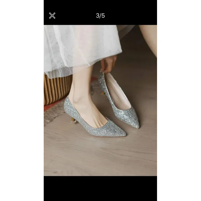 Giày kim tuyến bạc size 40, còn mới 99% 941335