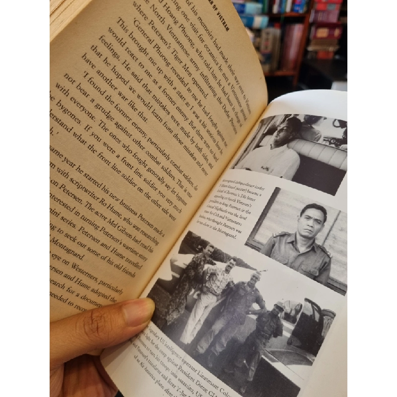 THE TIGER MAN OF VIETNAM - Frank Walker 270947