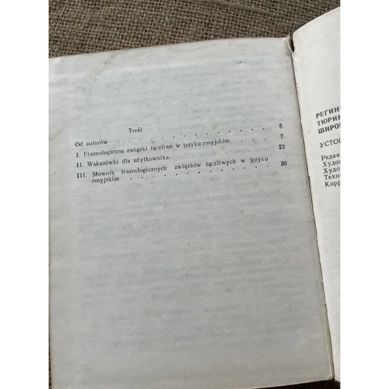 Sách học tiếng Nga - Frazeologiczne zwiazki faczliwe w jezyku rosyjskim pod redakcja L.  790403
