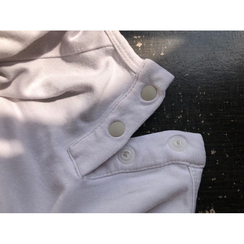 Combo 2 áo thun tay dài Chaang . Size 4 - 5 tuổi 181812
