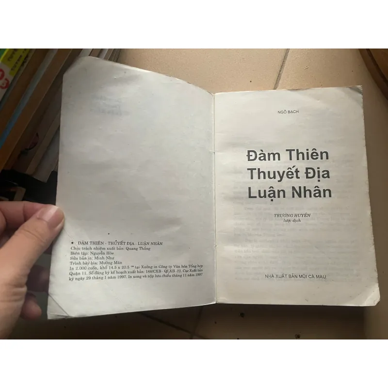Đàm Thiên Thuyết Địa Luận Nhân (1997) - Ngô Bạch, MỚi 70% (Chien) 709570