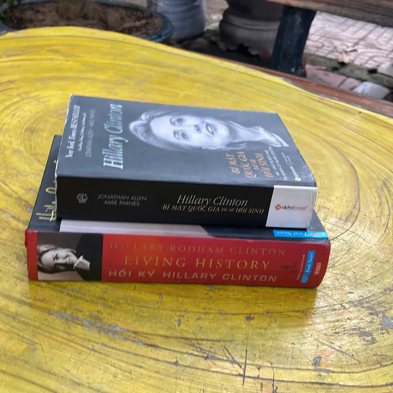 COMBO HILARY CLINTON: BÍ MẬT QUỐC GIA HỒI SINH & HỒI KÝ 736271