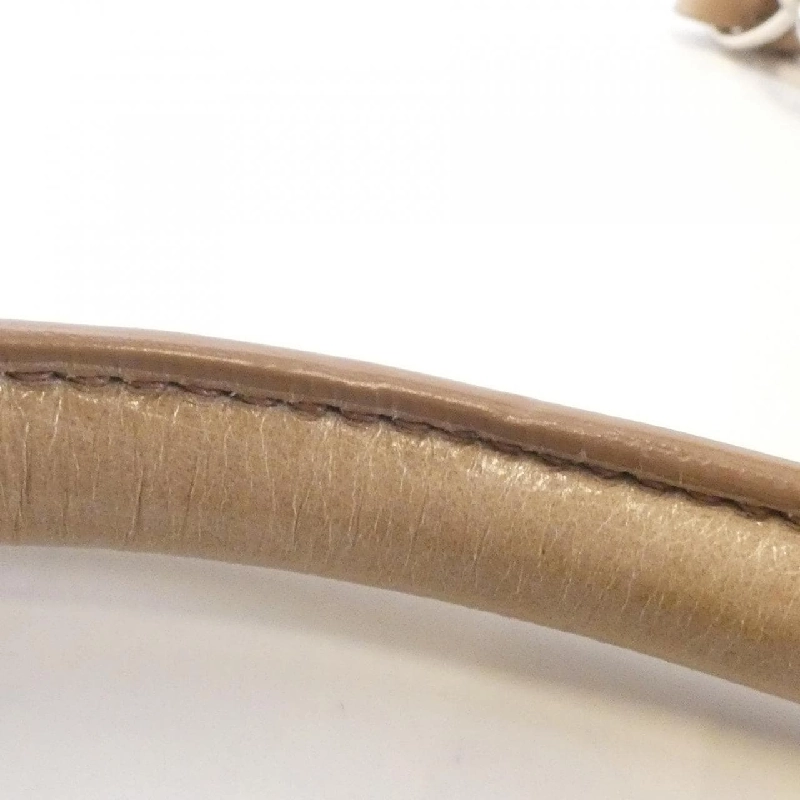 Túi xách Miu Miu RT0383 - Hàng hiệu Chính hãng 764446