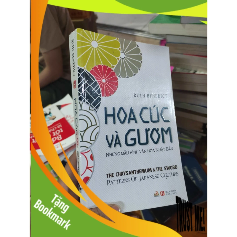 (TẶNG BOOKMARK) Hoa cúc và gươmRBK01/03 945060