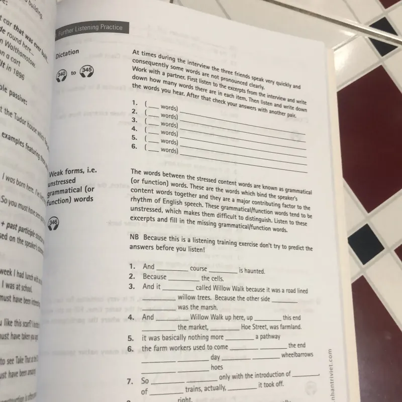 Real Lives Real Listening B2 - C1 908626