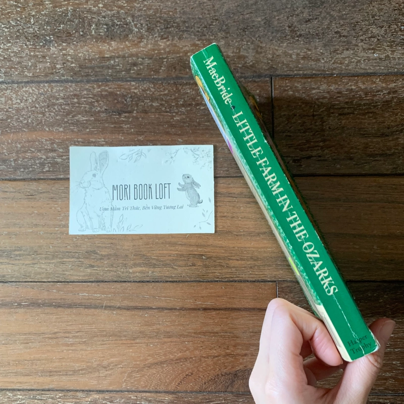 Sách ngoại văn Little Farm in the Ozarks – Roger Lea MacBride, Used, trình độ B1 498810