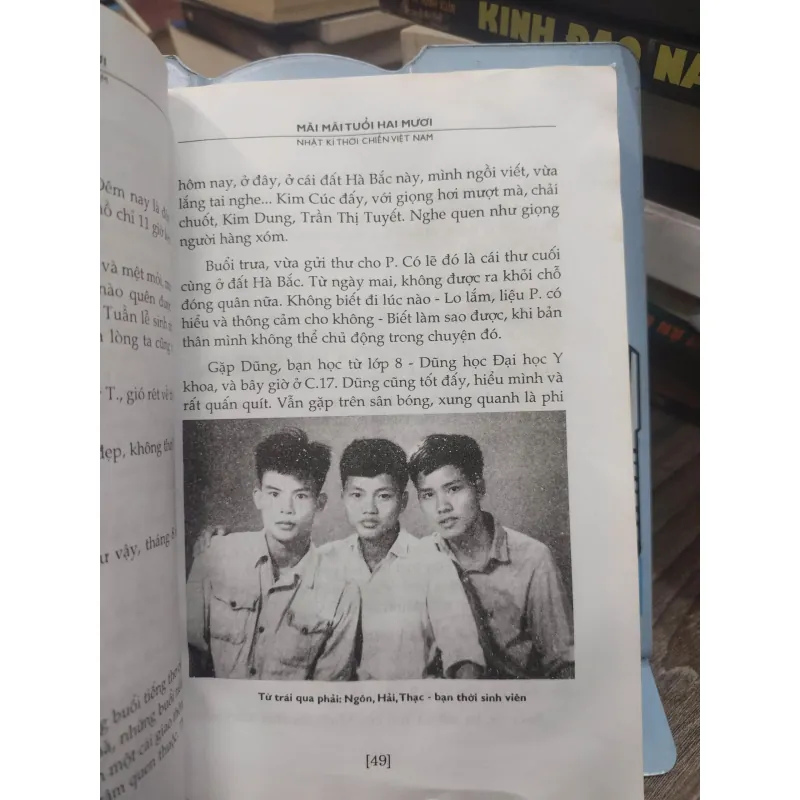 Sách: Mãi Mãi Tuổi 20 - Nhật ký của Liệt sĩ Nguyễn Văn Thạc (A3) 599295