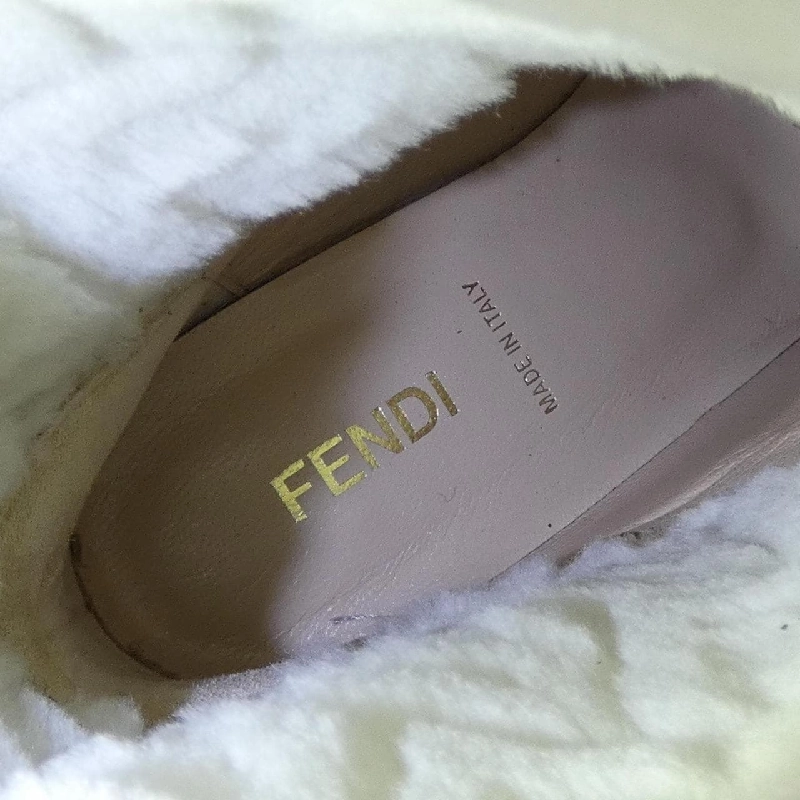 Giày bốt dài FENDI 663603