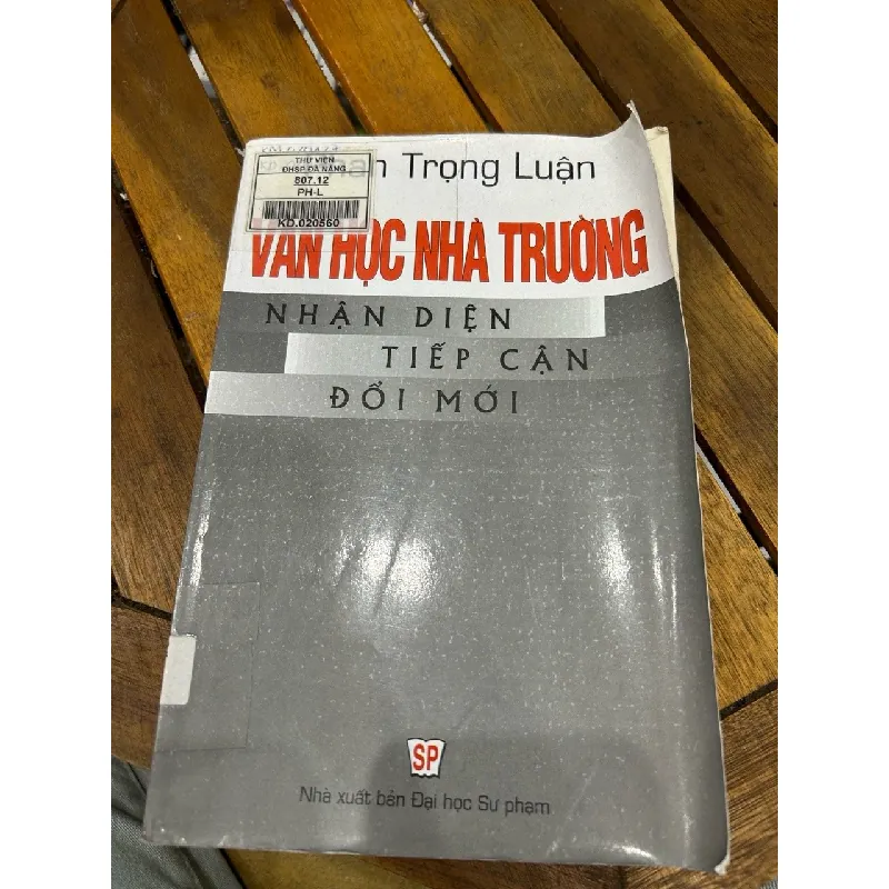 Văn học nhà trường – Nhận diện, tiếp cận, đổi mới – Phan Trọng Luận 593426