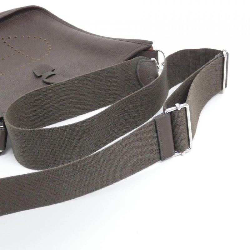 Túi đeo vai Hermès Évelyne 3 PM 056277CK 611946