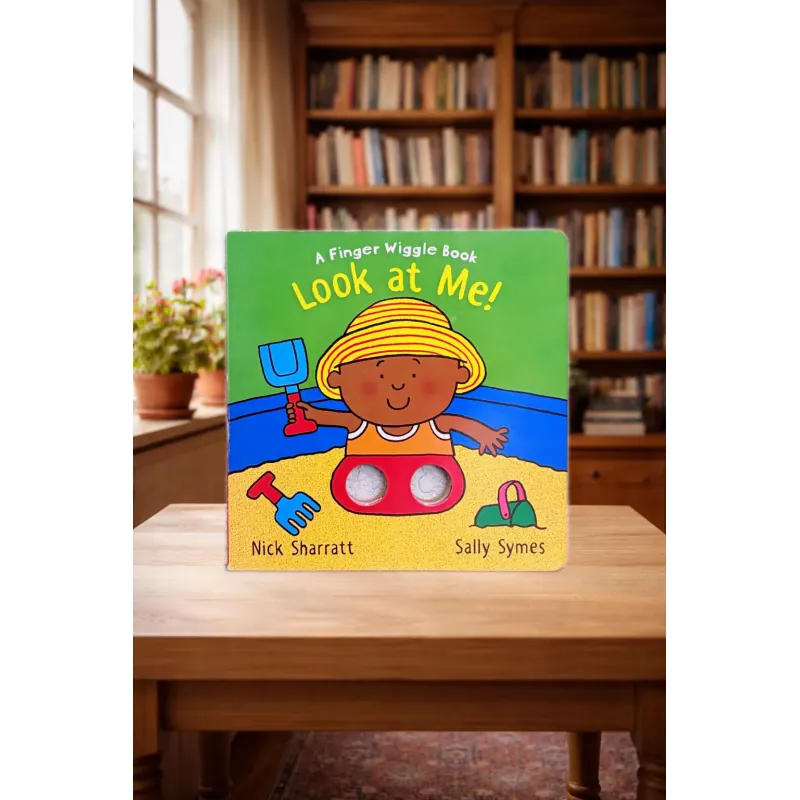 Board book tương tác - Look at me 970966