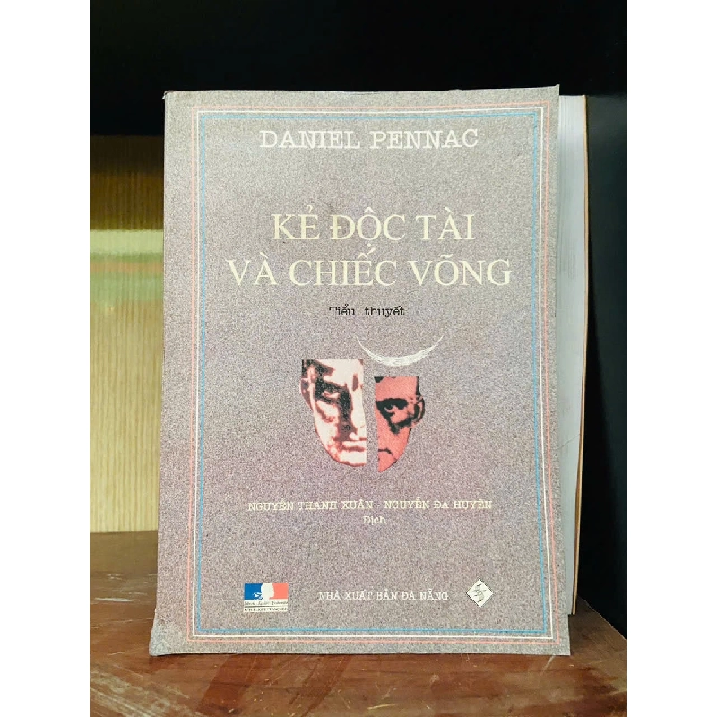 Kẻ độc tài và chiếc võng - Daniel Pennac 928966