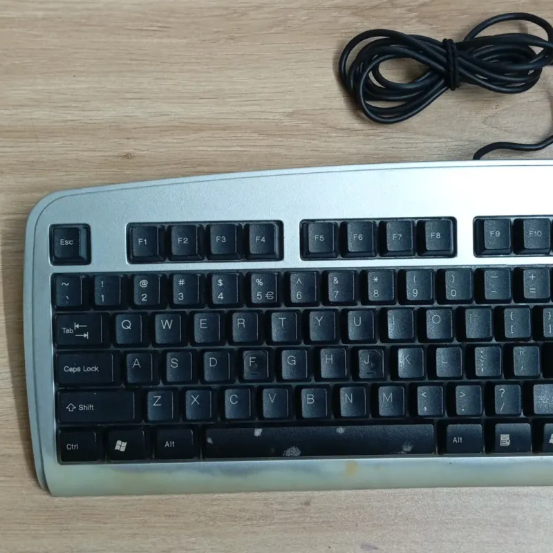 Bàn phím cũ GIGABYTE 1002719