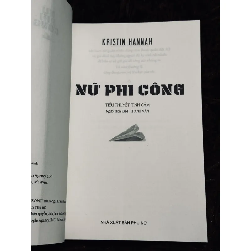 Nữ phi công 995148