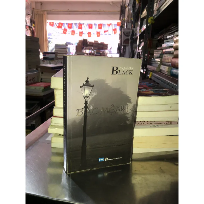 Bạc mệnh - Benjamin Black 1020225