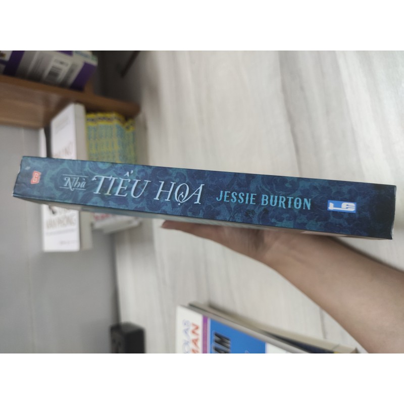Tiểu thuyết Nhà tiểu hoạ (sách mới) 145507