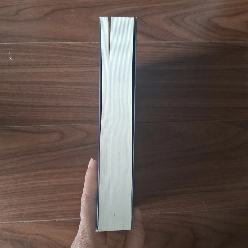 Người đến từ bóng tối  525695