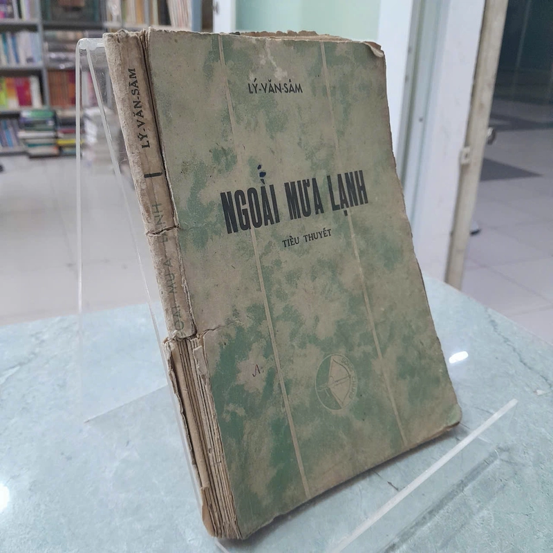 NGOÀI MƯA LẠNH - Lý Văn Sâm 546485