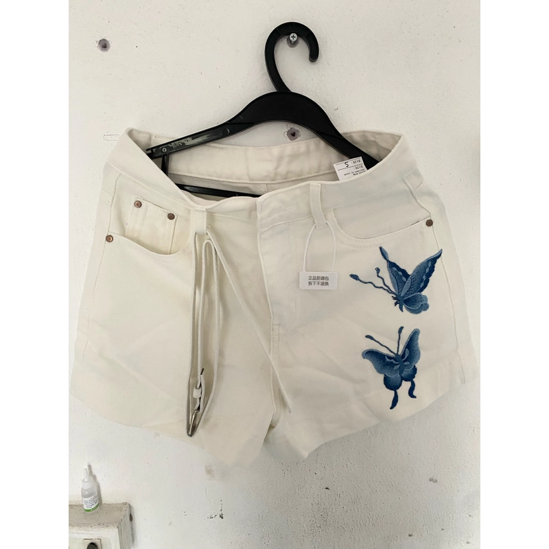 Quần short thêu bướm, có thắt lưng size S form to 524148