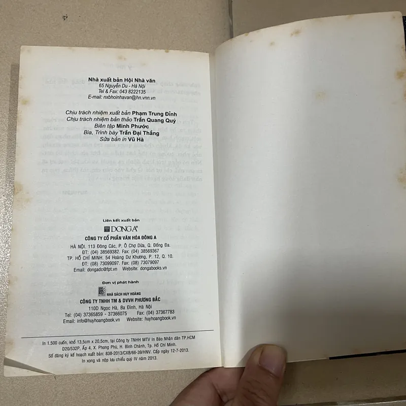 Văn Mới 2012 - 2013 - Tuyển Văn Xuôi Của Tác Giả Mới Và Tác Giả Đang Được Mến Mộ (c) 740479