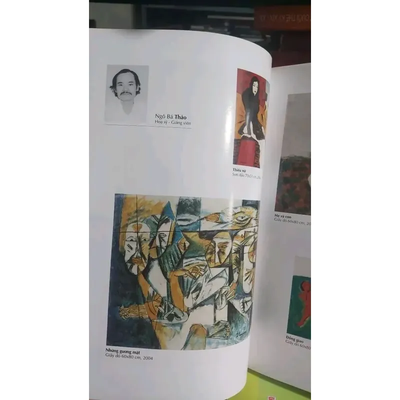 Tác phẩm mỹ thuật công nghiệp Việt Nam 698025