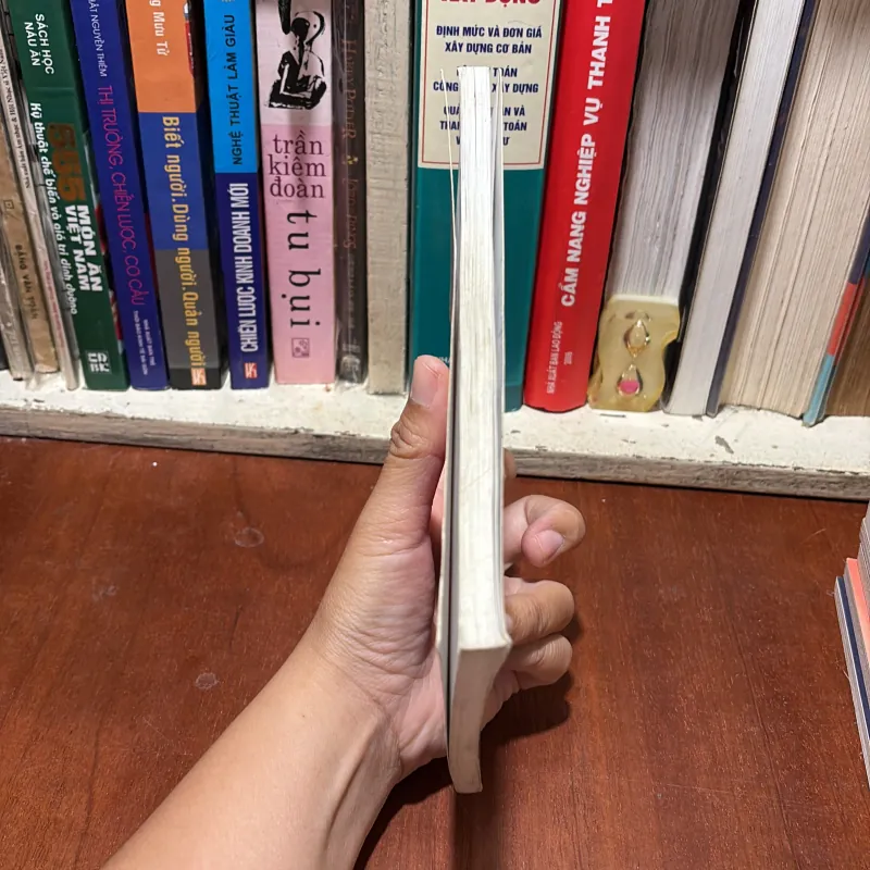 II Truyện Ngắn: Bình Minh Màu Tím - Nguyễn Thanh Nga - 2011 785675