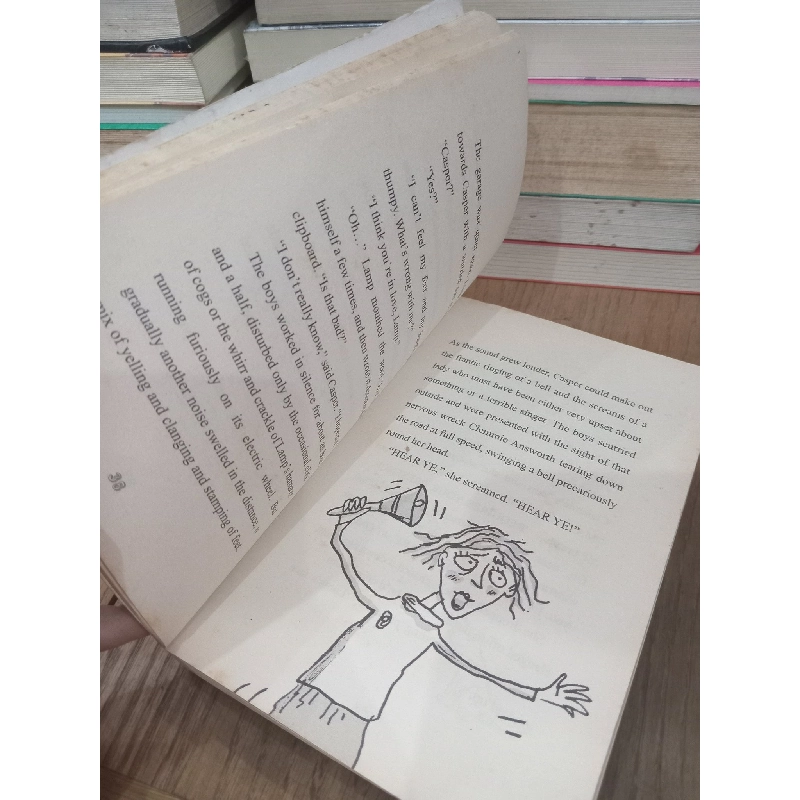 Casper Candlewacks in the claws of crime! - Ivan Brett 739520