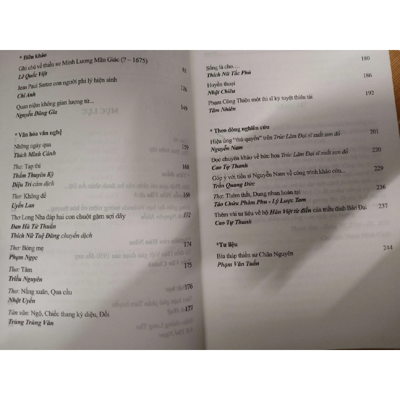 Suối nguồn 8 - 2013 - 256 trang - LỊCH SỬ - CHÍNH TRỊ - TRIẾT HỌC - TTKYMHNVTTANTQ3112-60 924123