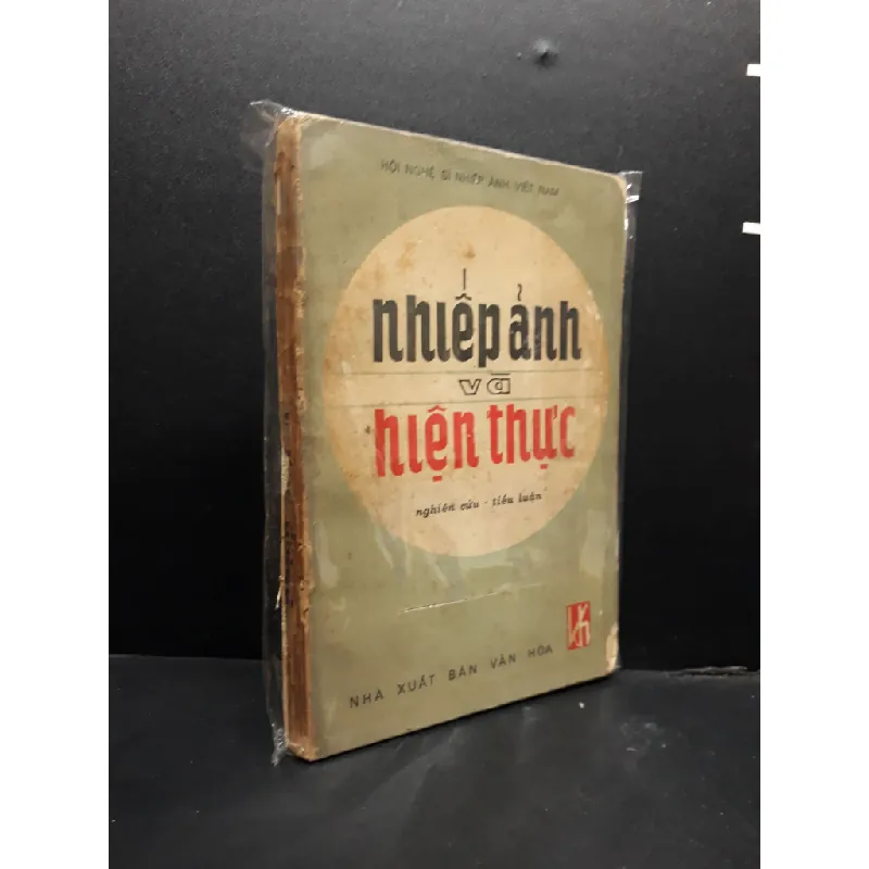 Nhiếp Ảnh Và Hiện Thực mới y60% ố vàng, tróc gáy, bị ướt bìa sau (có bọc) HCM0107 Hội Nghệ Sĩ Nhiếp Ảnh Việt Nam KỸ NĂNG 692768