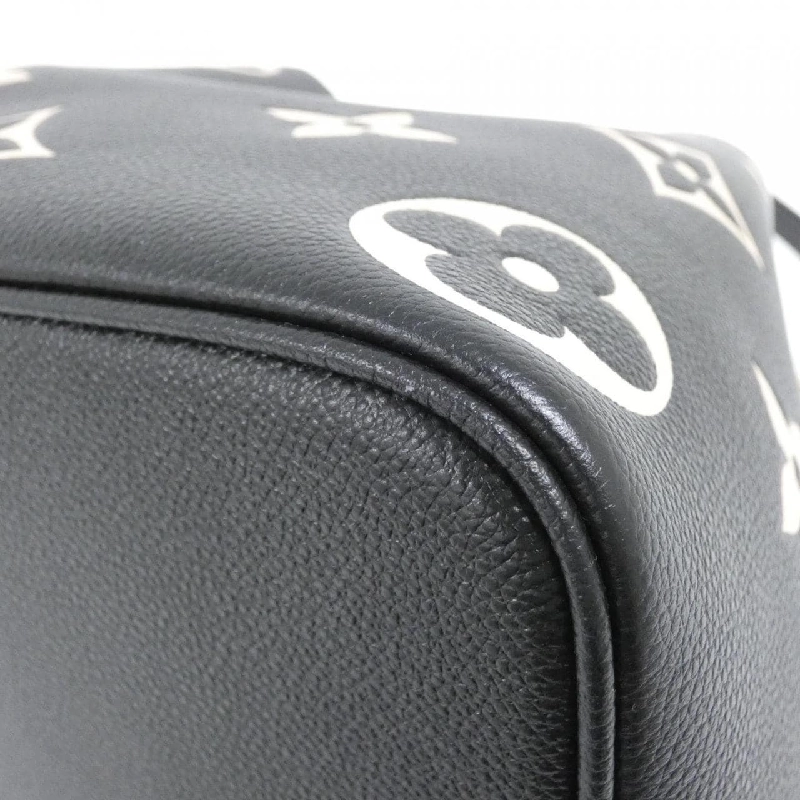 Túi đeo vai Louis Vuitton Monogram Bicolor Empreinte Neo Noé MM M45497 608602