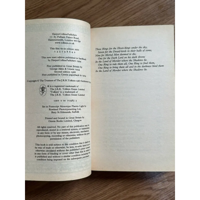 The Lord of the Rings: The Two Towers - J. R. R. Tolkien 787573