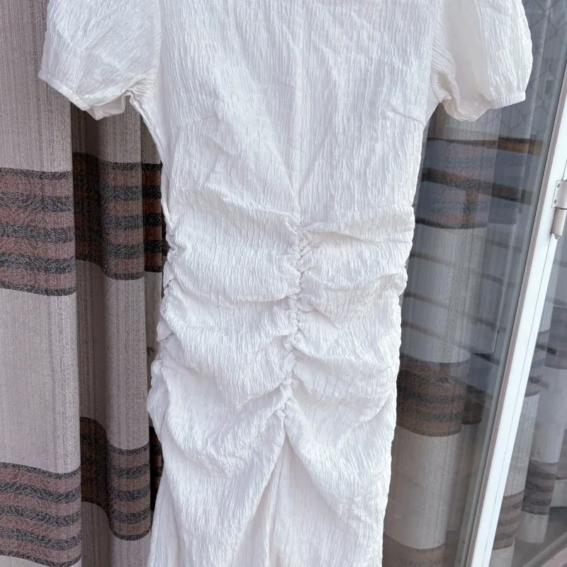 Đầm trắng xinh 755426