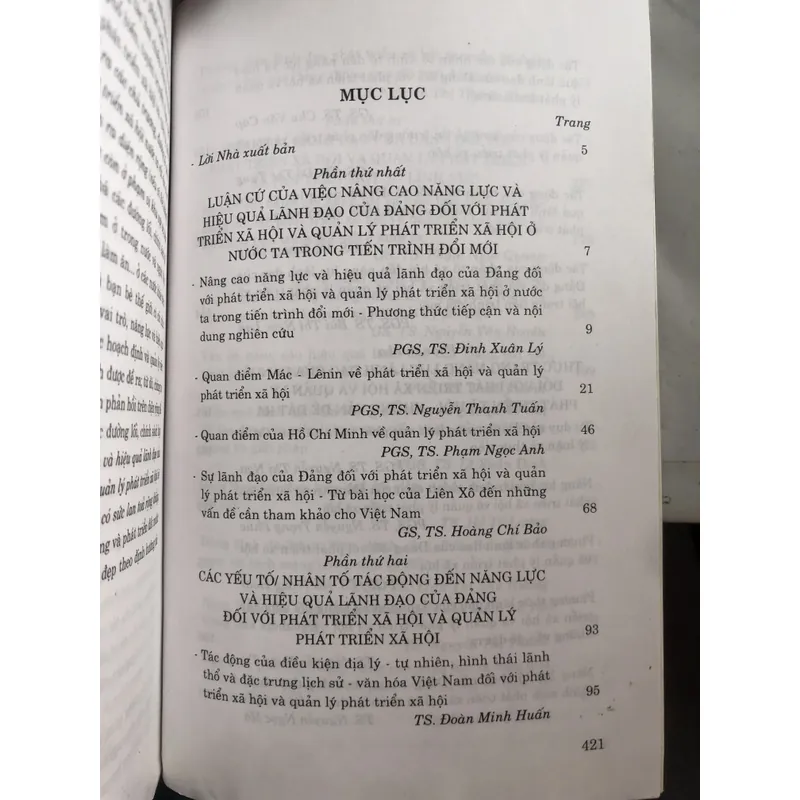 Đảng lãnh đạo phát triển xã hội và quản lý phát triển xã hội thời kỳ đổi mới 606005