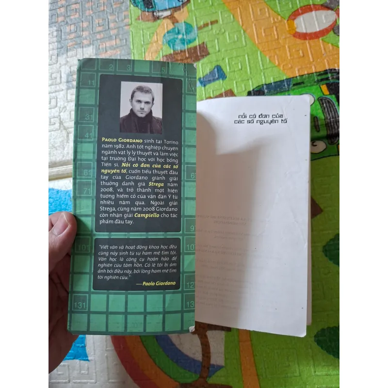 Nỗi cô đơn của các số nguyên tố 788300