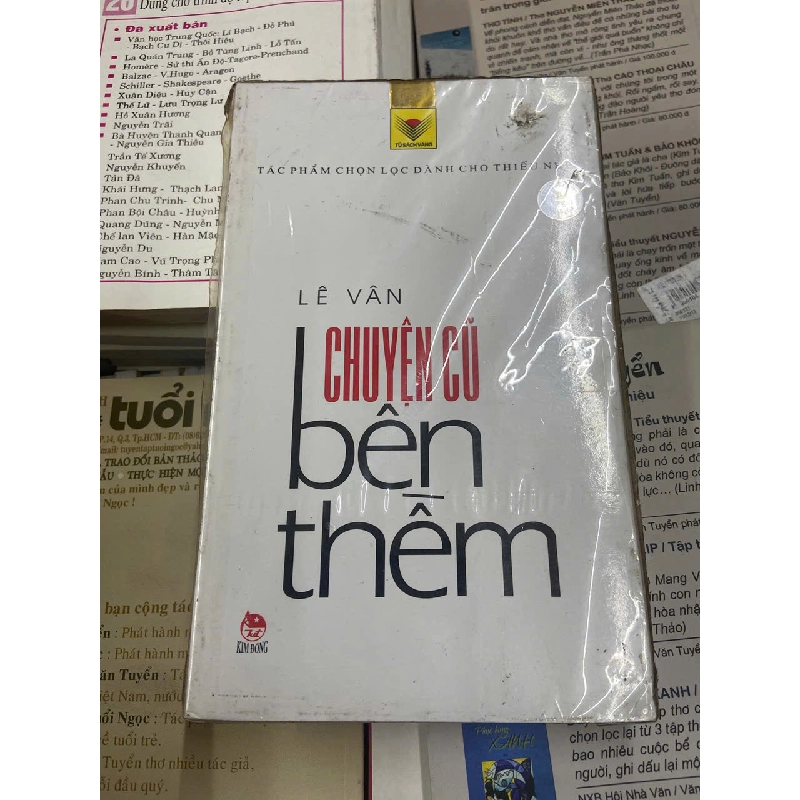 Chuyện cũ bên thềm - Lê Văn (Sách văn học) VAVO 1043198