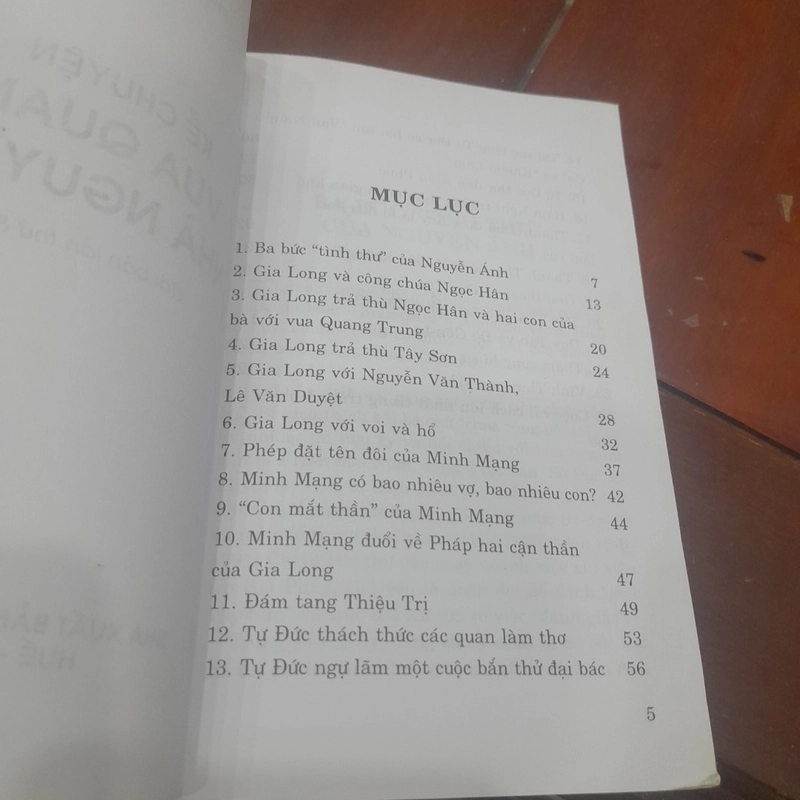 Phạm Khắc Hòe - KỂ CHUYỆN VUA QUAN NHÀ NGUYỄN 519528