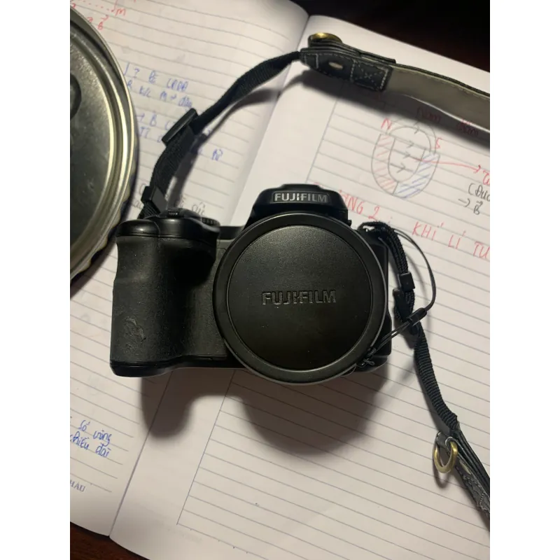 Máy ảnh kỹ thuật số Fujifilm FinePix S16 8600 MP màu đen 723312