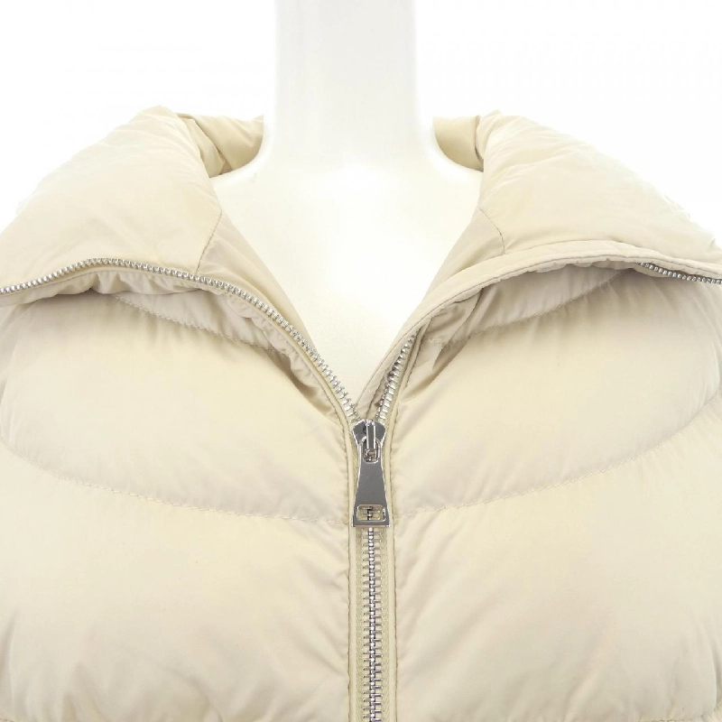 Áo khoác lông vũ MONCLER 638704