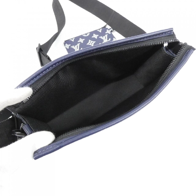 Túi đeo vai Louis Vuitton Monogram Shadow Gaston Wearable Wallet M83384 - Hàng hiệu Chính hãng 802163