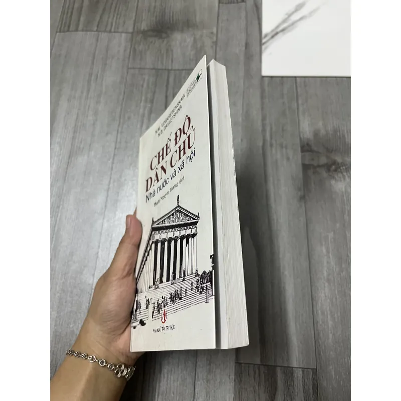 Chế độ dân chủ: Nhà nước và xã hội. 6a4 737102