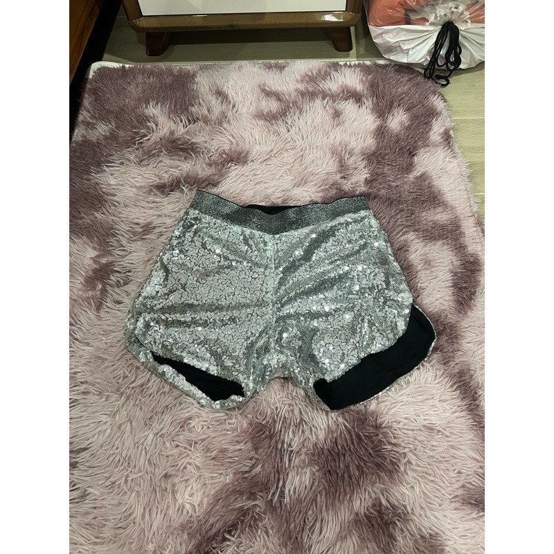 Quần short bling bling lấp lánh size L, còn mới và chưa sử dụng 141661