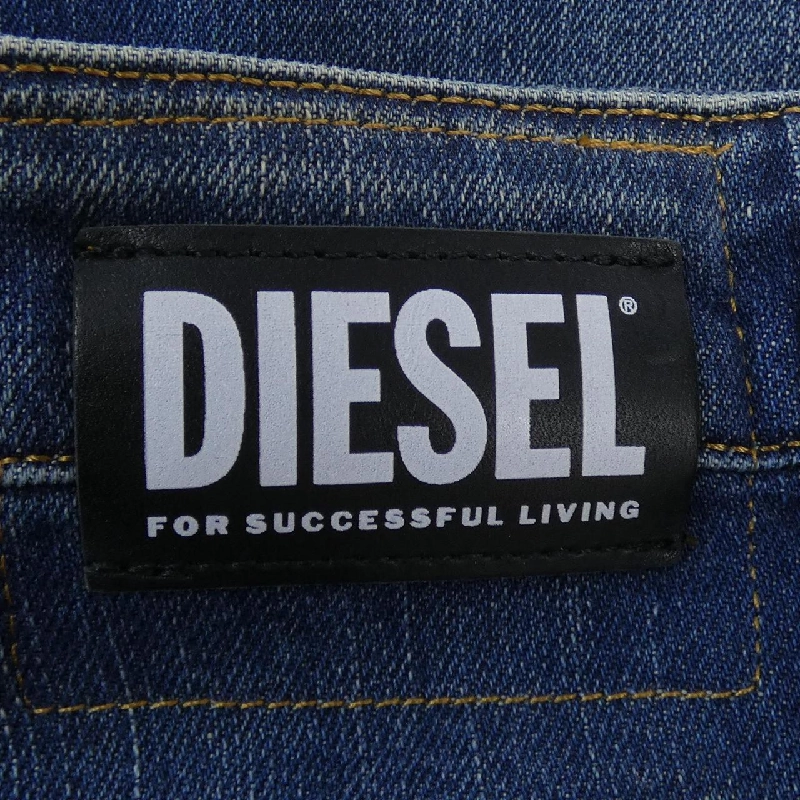 【Mã giảm giá】Quần jeans DIESEL 653905