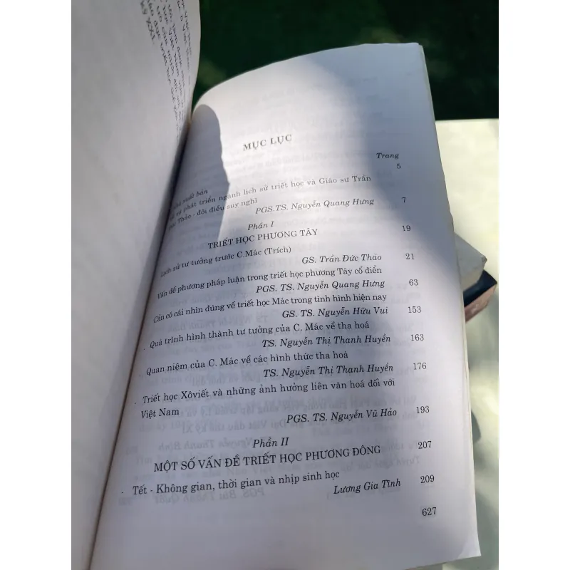 TRIẾT HỌC PHƯƠNG ĐÔNG VÀ PHƯƠNG TÂY: VẤN ĐỀ VÀ CÁCH TIẾP CẬN   1021424